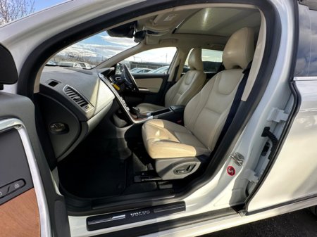 2017 Volvo XC60 2.0L Diesel Automatic Cream Leather Sunroof (8345) €21,995 thumbnail