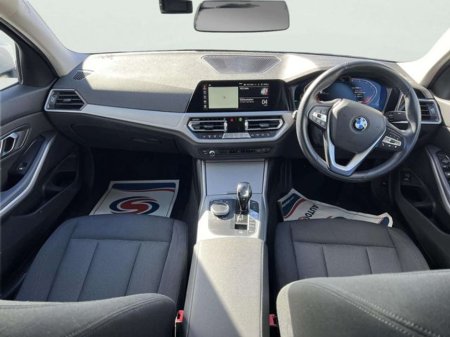 2019 BMW 3 Series - thumbnail 2