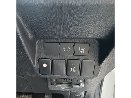 2020 Toyota Prius 1.8 Hybrid €25,950 thumbnail