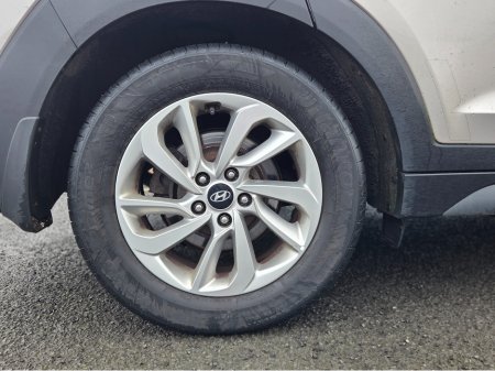 2017 Hyundai Tucson 1.7 EXECUTIVE 5DR €14,990 thumbnail