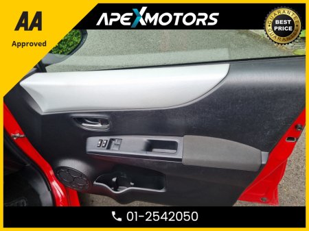 2014 Toyota Yaris - thumbnail 17