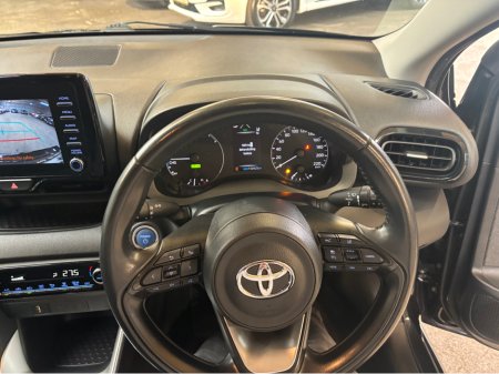 2021 Toyota Yaris - thumbnail 12