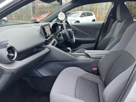 2024 Toyota C-HR C-HR HYBRID SPORT €36,950 thumbnail