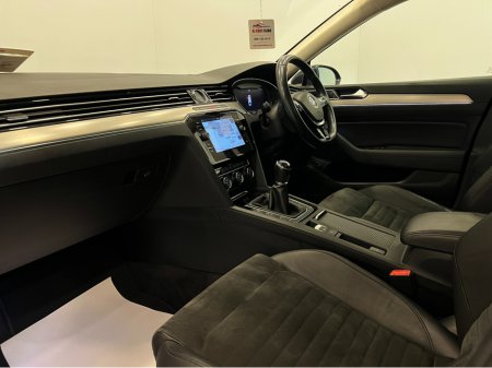 2018 Volkswagen Passat - thumbnail 21