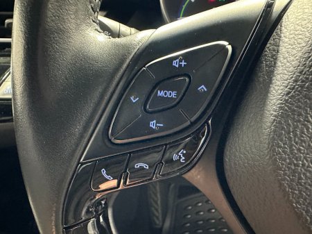 2022 Toyota C-HR Self Charging Hybrid Sol Automatic €25,800 thumbnail