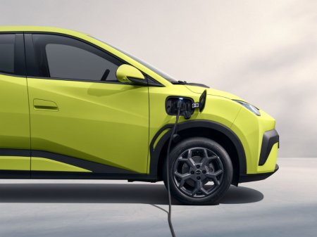 2026 BYD Dolphin Surf Boost 43.2kWh €23,880 thumbnail