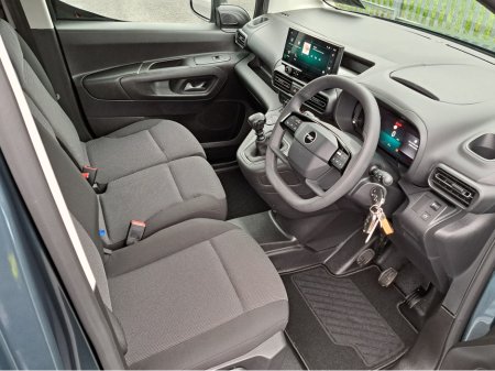 2026 Opel Combo KOMFORT L1H1 1.5TD 100BHP **LED HEADLIGHTS** €21,098 thumbnail