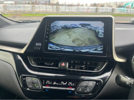 2019 Toyota C-HR 1.8 HYBRID AUTOMATIC HIGH SPEC €18,450 thumbnail