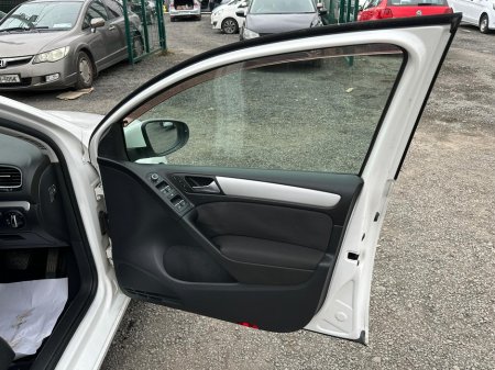 2012 Volkswagen Golf - thumbnail 10