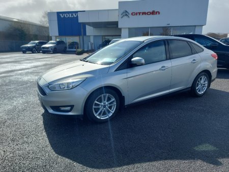 2016 Ford Focus - thumbnail 11