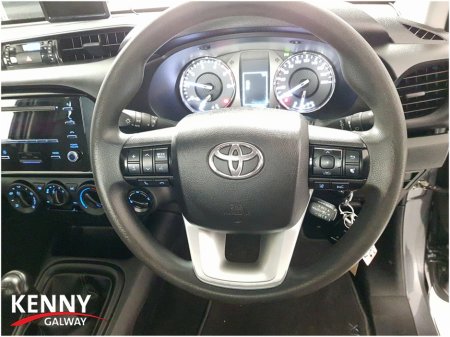2022 Toyota Hilux 2.4 DLX SINGLE CAB 2DR €31,990 thumbnail