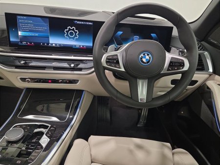 2026 BMW X5 xDrive50e M Sport thumbnail