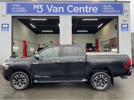 2021 Toyota Hilux 2021 TOYOTA HILUX 2.4 D-4D INVINCIBLE 4WD CREW CAB €28,950 thumbnail