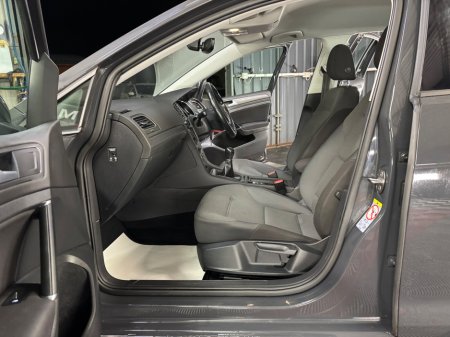 2018 Volkswagen Golf 1.0 TSI 5DR 110HP Comfortline €14,950 thumbnail