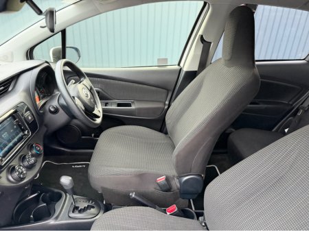 2019 Toyota Vitz - thumbnail 43