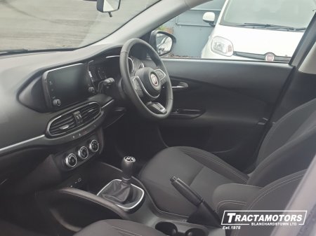 2023 Fiat Tipo - thumbnail 4