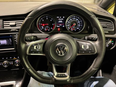 2016 Volkswagen Golf - thumbnail 16