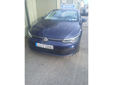 2023 Volkswagen Golf 2.0 TDI 115HP Life €24,995 thumbnail