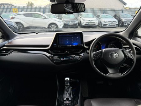 2017 Toyota C-HR (171) 1.8 HYBRID SPORT AUTO €18,950 thumbnail