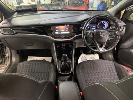 2017 Vauxhall Astra - thumbnail 11