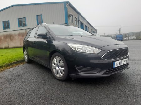 2016 Ford Focus - thumbnail 8