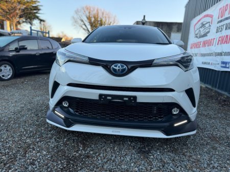2018 Toyota C-HR 1.8 HYBRID SPORT €18,500 thumbnail