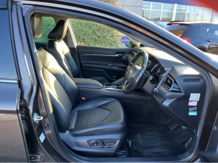 2019 Toyota Camry WS HYBRID AUTOMATIC 2.5 PETROL //KEYLESS ENTRY//ADAPTIVE CRUISE CONTROL//LEATHER SEATS// €24,950 thumbnail