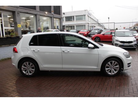 2016 Volkswagen Golf - view 3