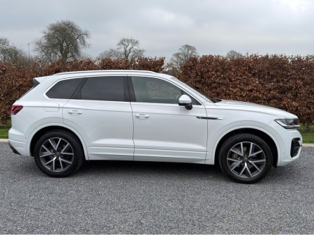 2023 Volkswagen Touareg - thumbnail 2