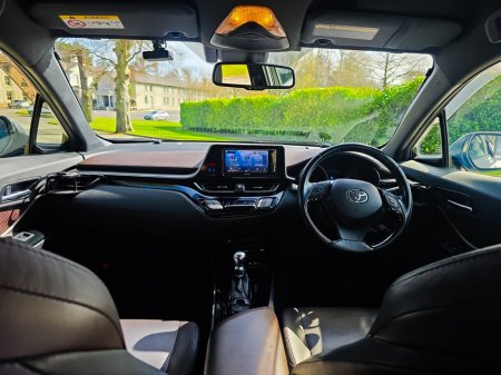 2017 Toyota C-HR - thumbnail 6