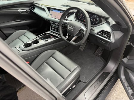 2023 Audi e-tron GT quattro - thumbnail 4