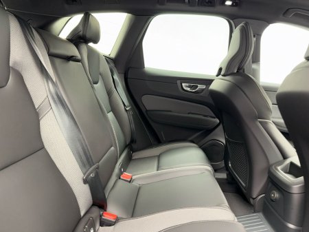 2026 Volvo XC60 - thumbnail 10