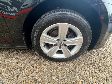 2016 Volkswagen Golf ==STUNNING CAR-1.6TDI//HEATED SEATS//FRESH NCT//SERVICED== €10,450 thumbnail