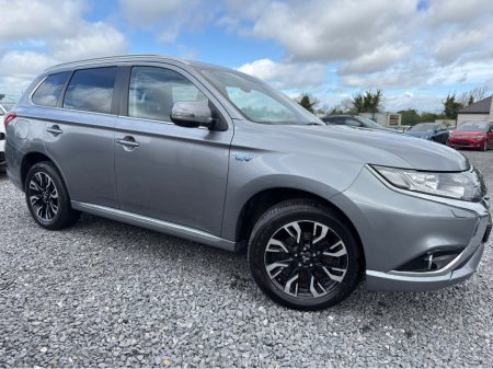 2016 Mitsubishi Outlander - thumbnail 9