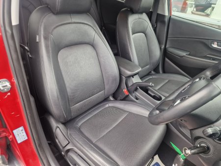 2021 Hyundai Kona Kauai Executive Plus 2tone 5DR €19,950 thumbnail