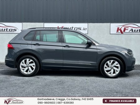 2022 Volkswagen Tiguan Life 2.0TDI 150bhp 6 Speed Manual 5dr - 221 Reg €30,995 thumbnail