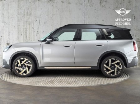2025 MINI Countryman C €49,900 thumbnail