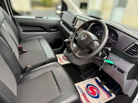 2021 Opel Vivaro 3100 DYNAMICS S/S L2H1 **2.0 120 BHP**NO VAT**LWB**FSH**ONE UK OWNER**MINT** €14,750 thumbnail