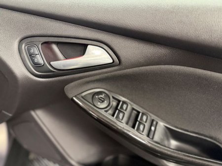2015 Ford Focus 1.0 Titanium Ecoboost 125PS 5DR €9,777 thumbnail