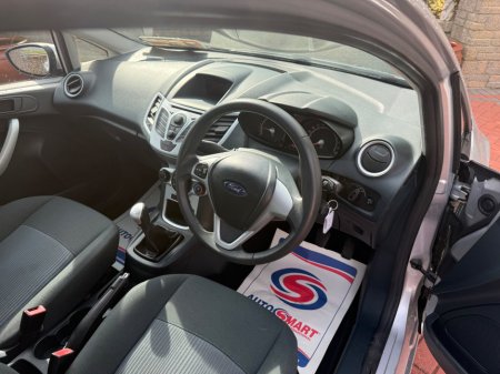 2012 Ford Fiesta - thumbnail 15