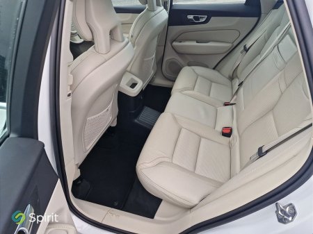 2018 Volvo XC60 - thumbnail 5