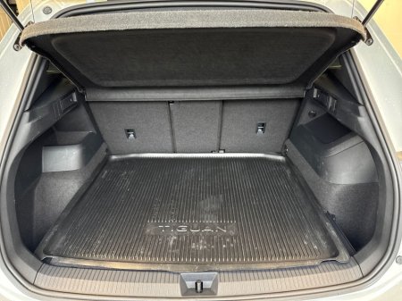 2024 Volkswagen Tiguan - thumbnail 9