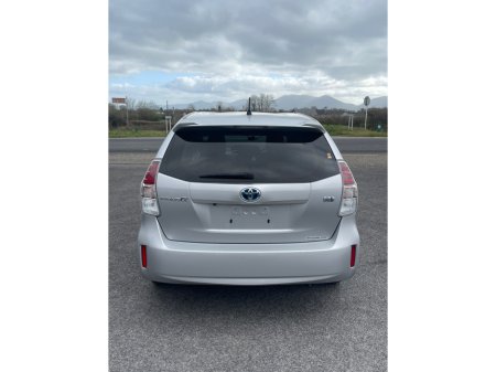 2015 Toyota Prius Alpha - thumbnail 6