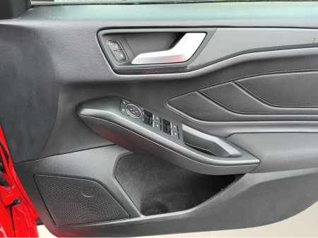 2021 Ford Focus ST-LINE EDITION 5DR 1.5 TD 120 M6 €21,950 thumbnail