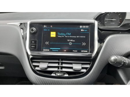 2018 Peugeot 208 - thumbnail 9