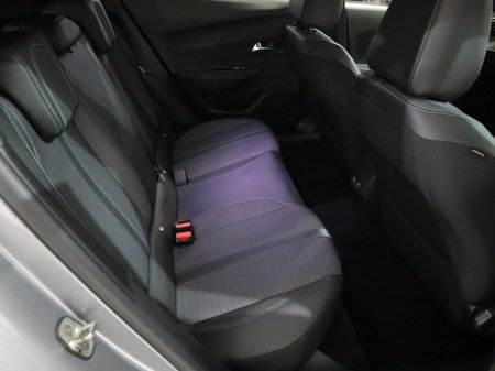 2023 Peugeot 2008 - thumbnail 24