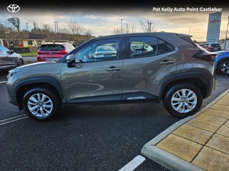 2023 Toyota Yaris Cross YARIS CROSS LUNA €27,900 thumbnail