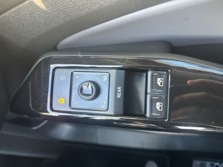 2022 Volkswagen ID.4 LIFE DX 77kWh 174HP €24,975 thumbnail