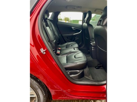 2016 Volvo V40 - thumbnail 19