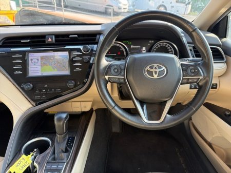 2019 Toyota Camry - thumbnail 9